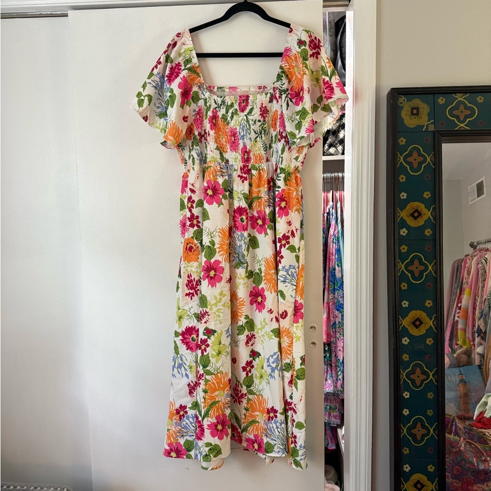 BloomChic NWOT Floral Smocked Maxi Dress